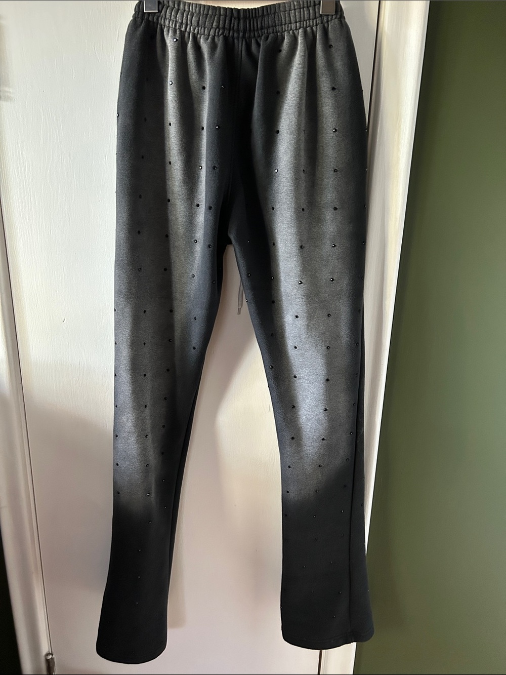 Threaded Echo Bejeweled Sweatpants - Picture 3 of 7